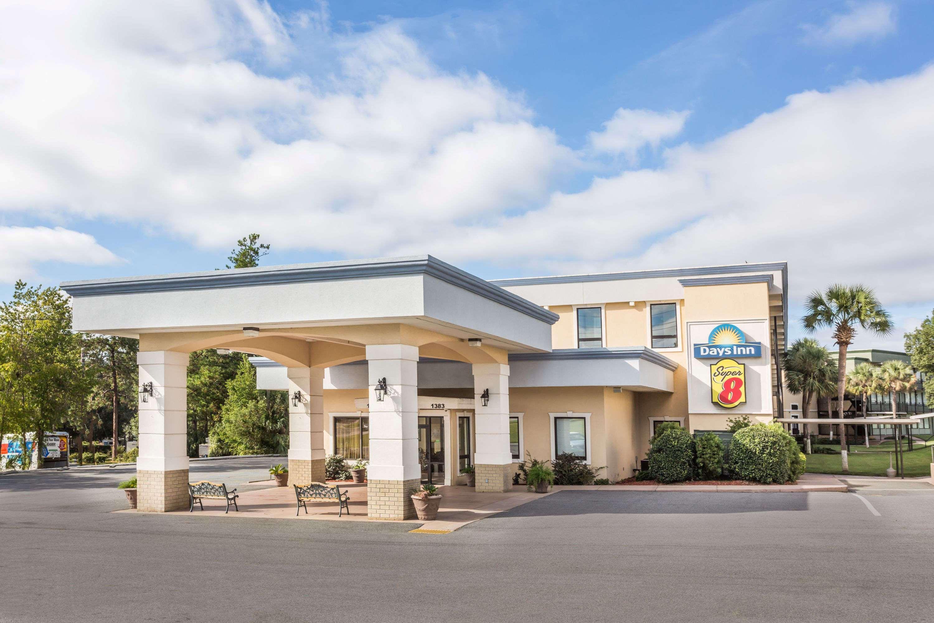 Super 8 By Wyndham Valdosta Mall Exterior foto